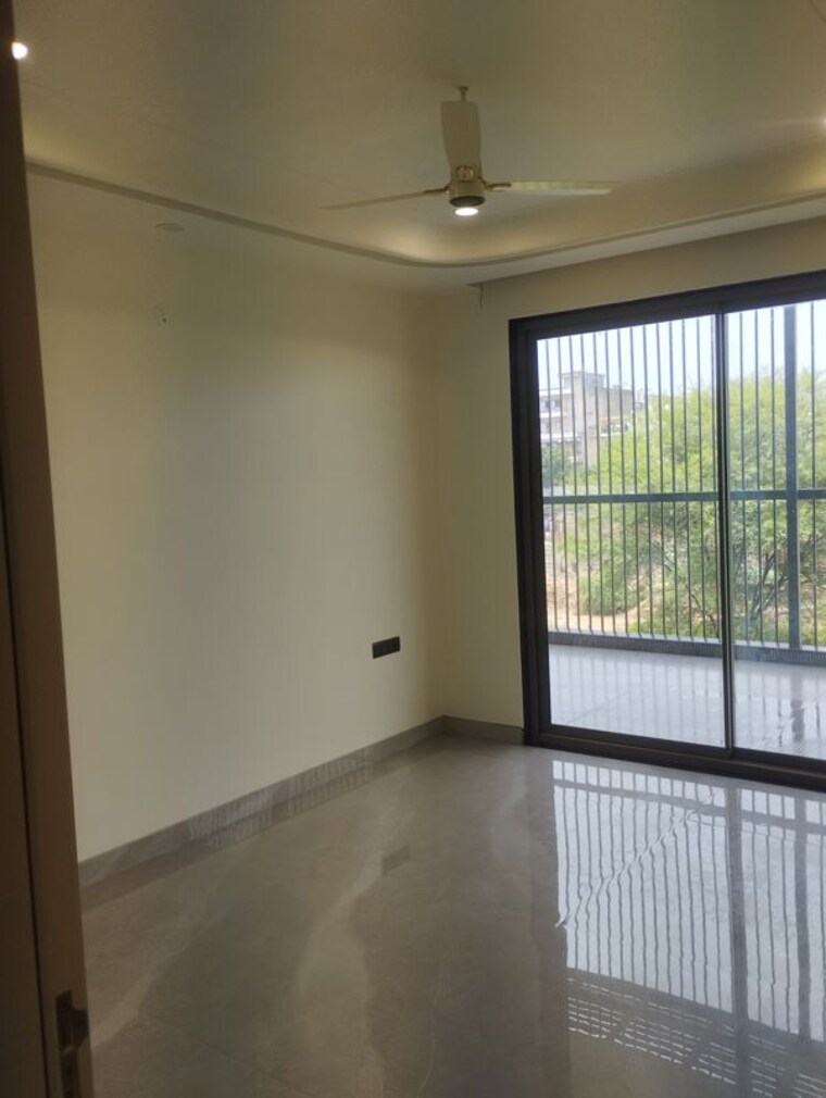 Room, parklands 3 Bedroom 250 Sq.Ft. Builder Floor In Sector 85 Faridabad 10594358