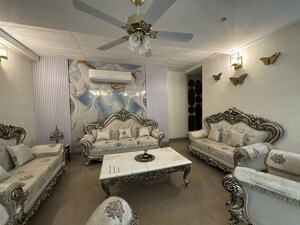 Living Room in 4 BHK Builder Floor at Sector 2 – for Rent