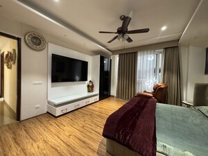 Bedroom in 4 BHK Builder Floor at Sector 2 – for Rent