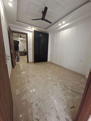 Room in 3 BHK Builder Floor at Chattarpur – for Rent