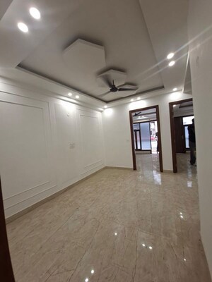 Room in 3 BHK Builder Floor at Chattarpur – for Rent