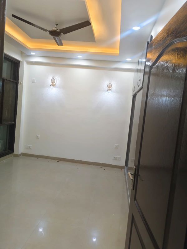 2 BHK 180 Sq.Yd. Builder Floor in Sushant Lok 2