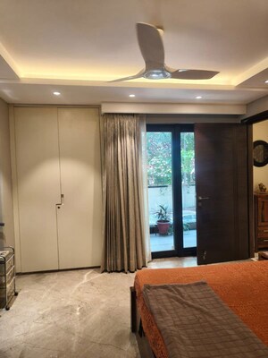 Bedroom in 3 BHK Apartment at DLF Exclusive Floors, Sector 53 – for Rent