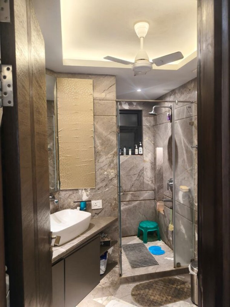 Bathroom, dlf-exclusive-floors 3 Bedroom 1800 Sq.Ft. Apartment In Sector 53 Gurgaon 10594388