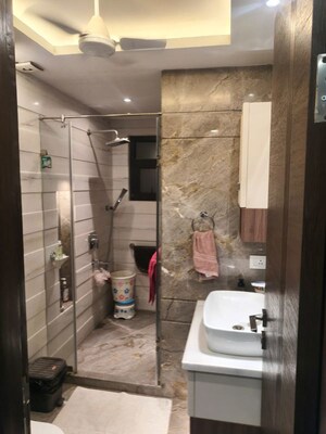 Bathroom in 3 BHK Apartment at DLF Exclusive Floors, Sector 53 – for Rent