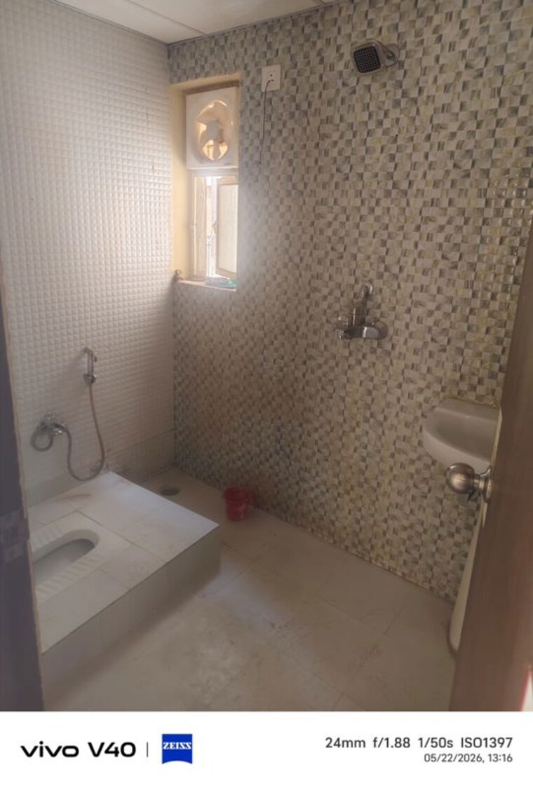 Bathroom, gda-koyal-enclave 2 Bedroom 977 Sq.Ft. Apartment In Gagan Vihar Ghaziabad 10537494