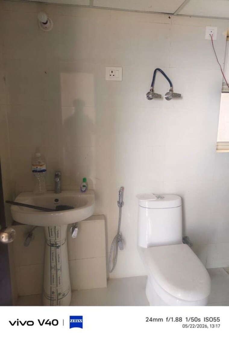 Bathroom, gda-koyal-enclave 2 Bedroom 977 Sq.Ft. Apartment In Gagan Vihar Ghaziabad 10537494