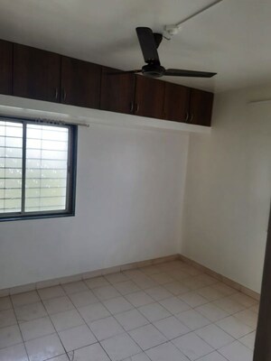 Bedroom in 1.5 BHK Apartment at Dahanukar Colony – for Rent