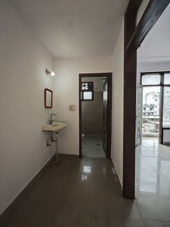 2 BHK Apartment For Rent in Saket