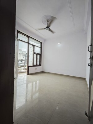 Room in 2 BHK Apartment at Saket – for Rent