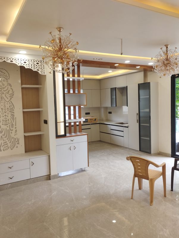4 BHK + Servant Room,Store Room 300 Sq.Yd. Builder Floor in Parklands
