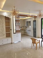4 BHK + Servant Room,Store Room 300 Sq.Yd. Builder Floor in Parklands