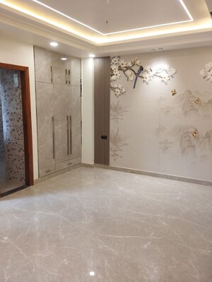 Room in 4 BHK Builder Floor at Parklands, Sector 85 – for Sale