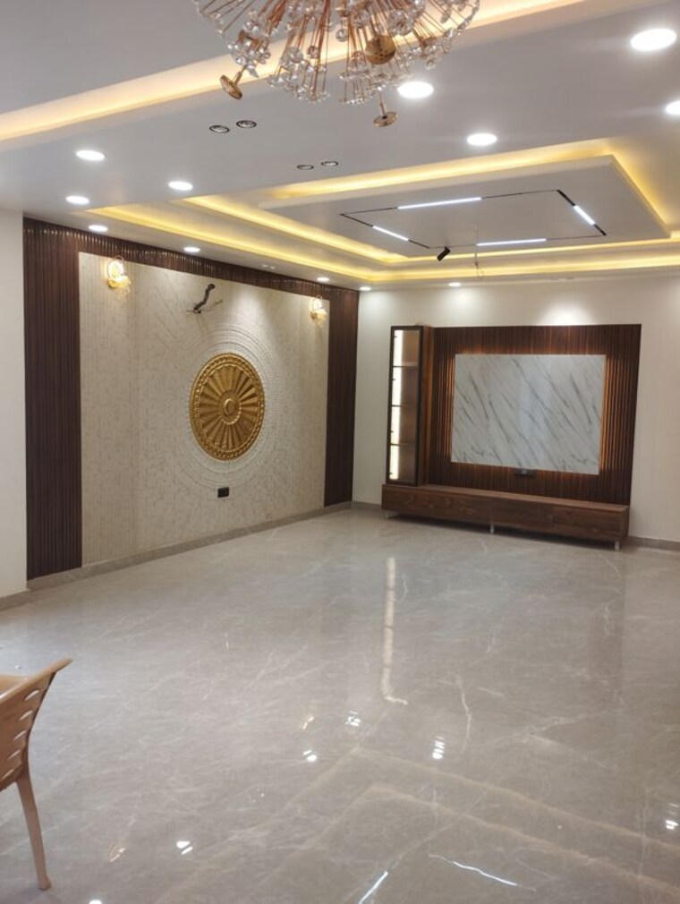 Room, parklands 4 Bedroom 300 Sq.Yd. Builder Floor In Sector 85 Faridabad 10594393