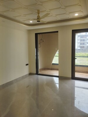 Room in 4 BHK Builder Floor at Parklands, Sector 85 – for Sale