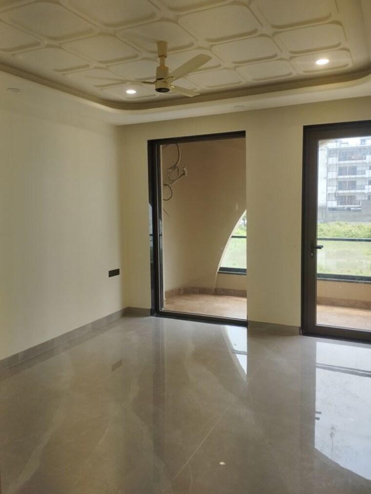 Room, parklands 4 Bedroom 300 Sq.Yd. Builder Floor In Sector 85 Faridabad 10594393