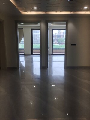 Room in 4 BHK Builder Floor at Parklands, Sector 85 – for Sale