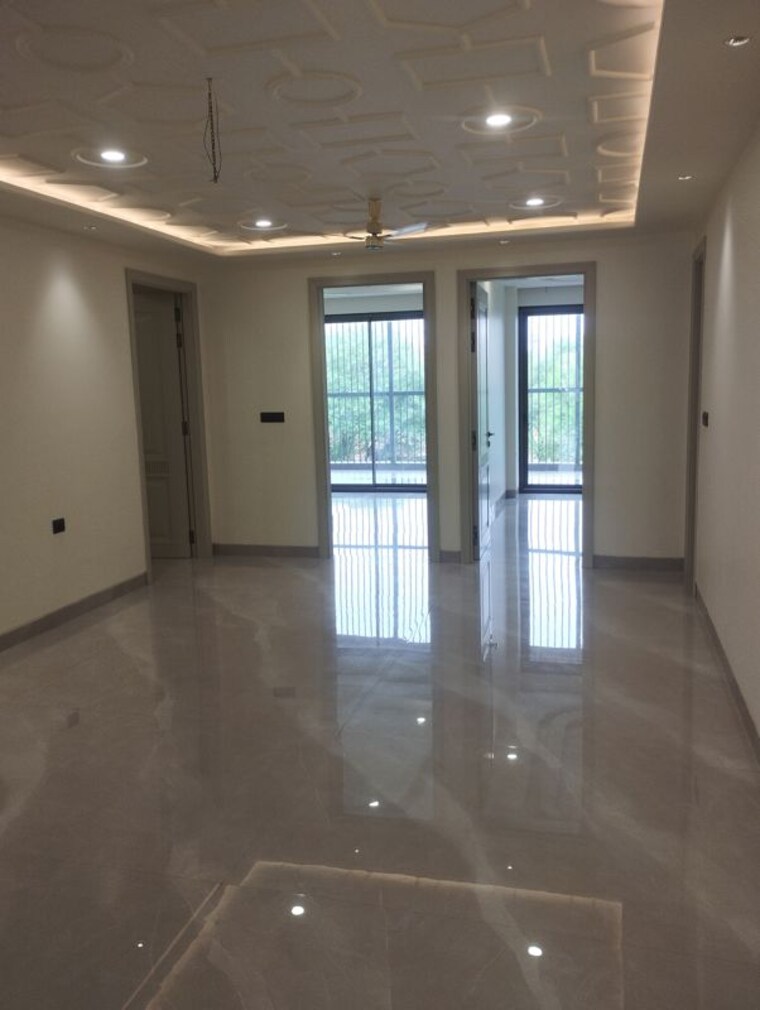 Room, parklands 4 Bedroom 300 Sq.Yd. Builder Floor In Sector 85 Faridabad 10594393