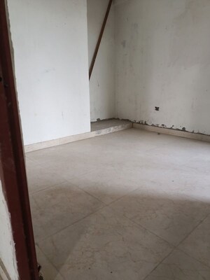 Room in 2 BHK Apartment at Vashisht Heights, Sector 87 – for Sale