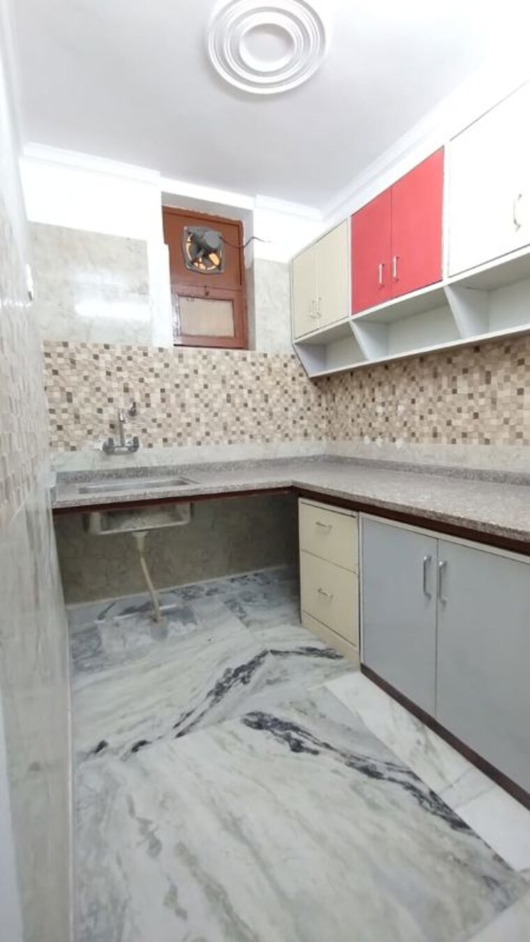 Kitchen, sector 52 2.5 Bedroom 1500 Sq.Ft. Builder Floor In Sector 52 Gurgaon 10594417