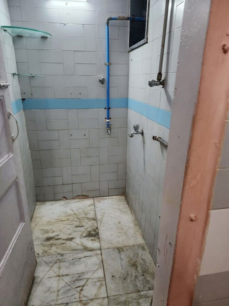 Bathroom, hiranandani-regent-hill 1 Bedroom 380 Sq.Ft. Apartment In Powai Mumbai 10594405