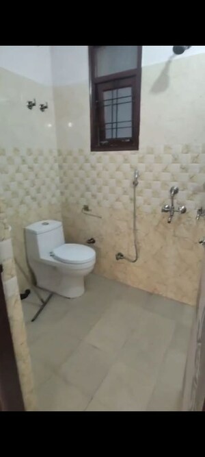 Bathroom in 1 BHK Builder Floor at Vasundhara Sector 1 – for Sale