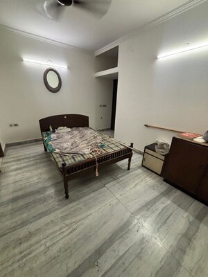 2 BHK Builder Floor For Rent in Naraina