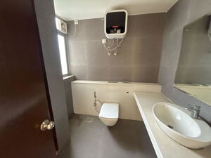 Team Area in 3 BHK Builder Floor at Sector 22 – for Rent