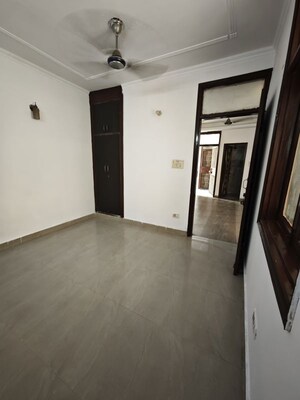 Room in 3 BHK Apartment at Saket – for Rent