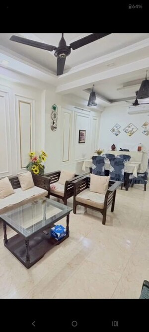Team Area in 3 BHK Builder Floor at Vasundhara Sector 5 – for Sale