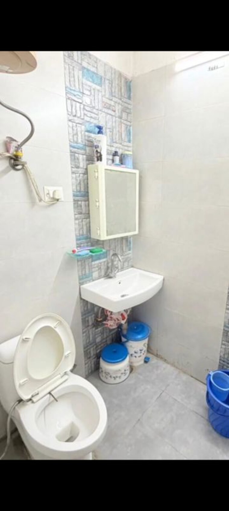 Bathroom, vasundhara sector 5 3 Bedroom 1250 Sq.Ft. Builder Floor In Vasundhara Sector 5 Ghaziabad 10594469