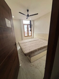 1 BHK Builder Floor For Rent in Aman Vihar