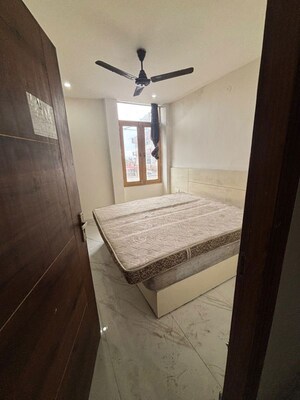 1 BHK Builder Floor For Rent in Aman Vihar