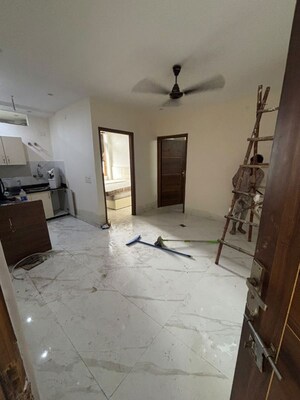 Room in 1 BHK Builder Floor at Aman Vihar – for Rent