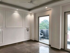 Room in 3 BHK Builder Floor at Sector 22 – for Rent