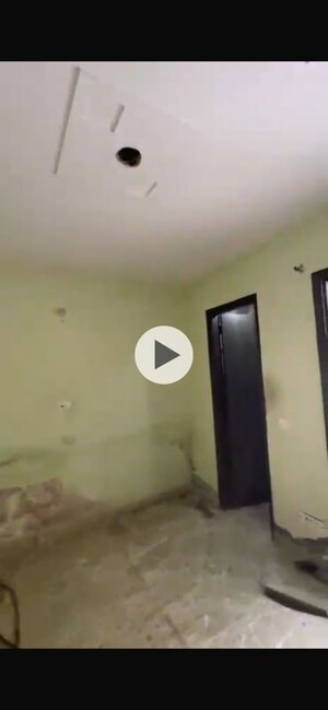 Room in 3 BHK Builder Floor at Fateh Nagar – for Rent