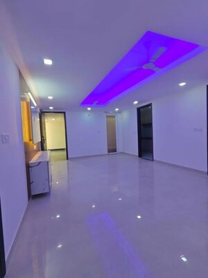 Room in 3 BHK Apartment at Chattarpur – for Rent
