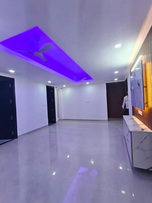 Room in 3 BHK Apartment at Chattarpur – for Rent