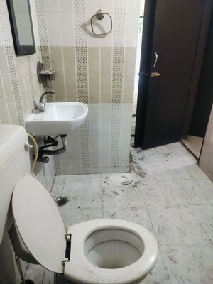 Bathroom in 1 BHK Builder Floor at Sector 38 – for Rent