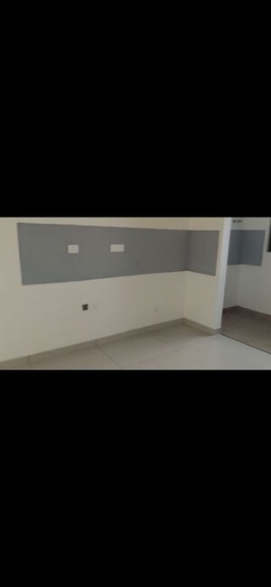 Room in 2 BHK Apartment at Purva Atmosphere, Thanisandra Main Road – for Rent