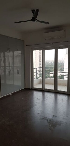 Room in 2.5 BHK Apartment at Spaze Privy AT4, Sector 84 – for Sale