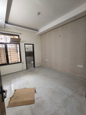 Room in 2 BHK Apartment at Dhakoli – for Rent