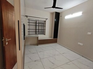 Room in 3 BHK Apartment at Trendsquares Ambience, Thanisandra Main Road – for Rent