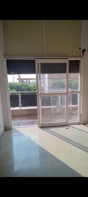  Shop For Rent in Windsor Paradise 2, Raj Nagar Extension