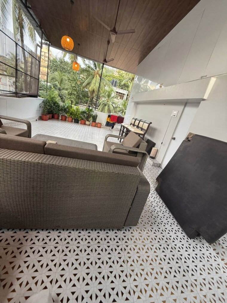 Balcony, khar west 4 Bedroom 3900 Sq.Ft. Villa In Khar West Mumbai 10594554