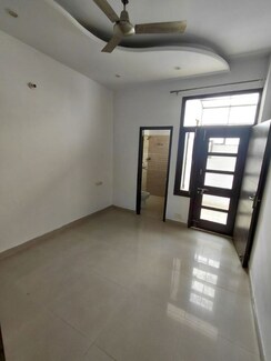 2 BHK + Prayer Room Apartment For Rent in Pir Machalla