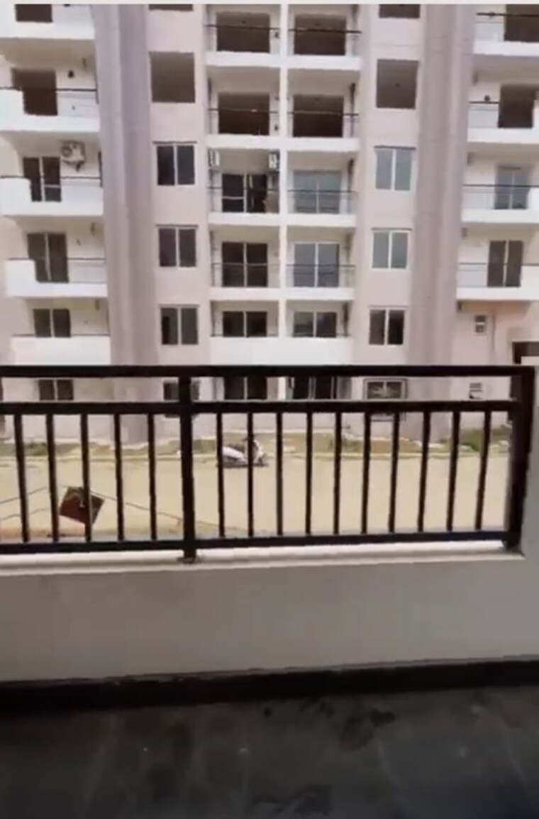 Balcony, gazipur 3 Bedroom 1350 Sq.Ft. Apartment In Gazipur Zirakpur 10594511