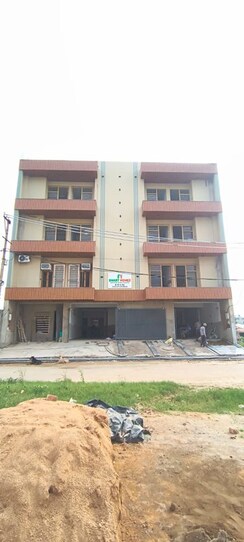 3 BHK + Servant Room Builder Floor For Sale in Shouryapuram