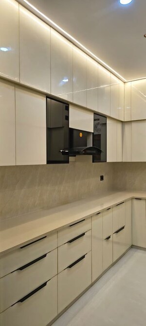 Kitchen in 3 BHK Builder Floor at Shouryapuram, Lal Kuan – for Sale