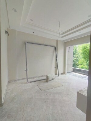 Room in 3 BHK Builder Floor at Paschim Vihar – for Sale